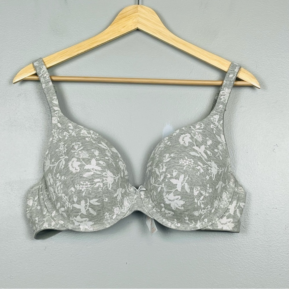 Cacique gray floral Lightly Lined T-shirt underwire adjustable strap bra, 40C.